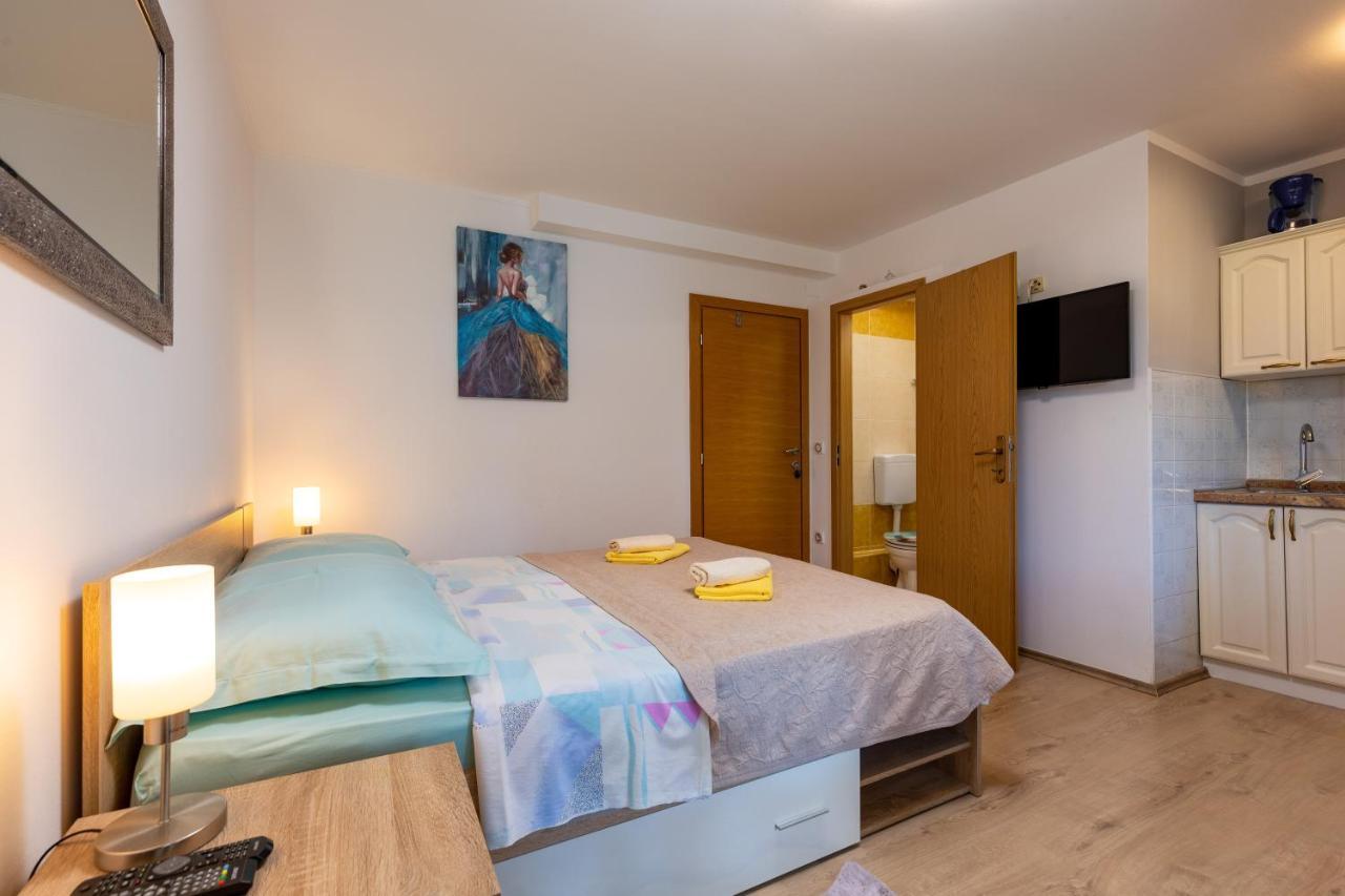 Apartments Kristina Rovinj Exterior foto